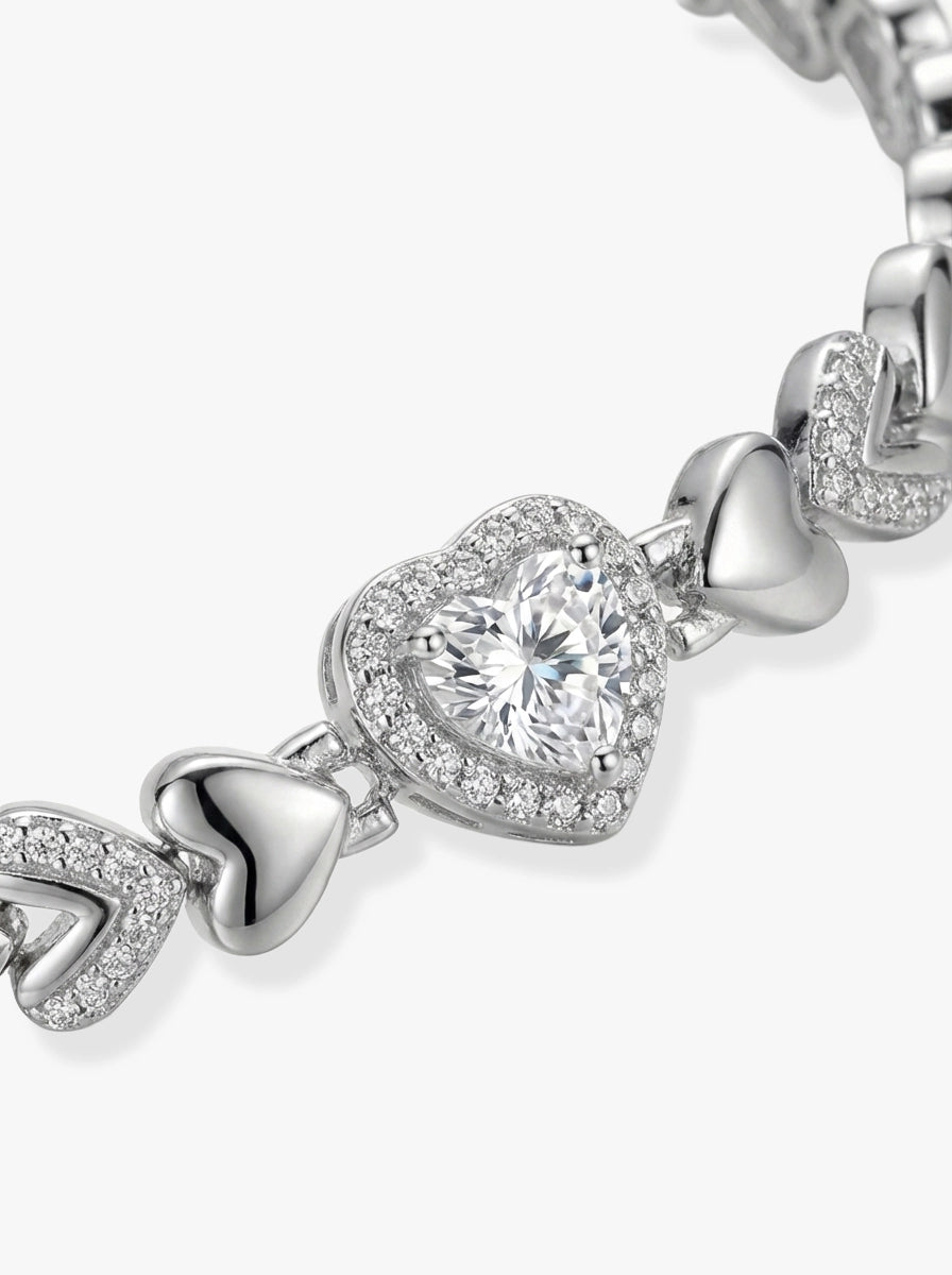 Zirkon Taşlı Sıralı Kalp Figürlü Zincir Bileklik