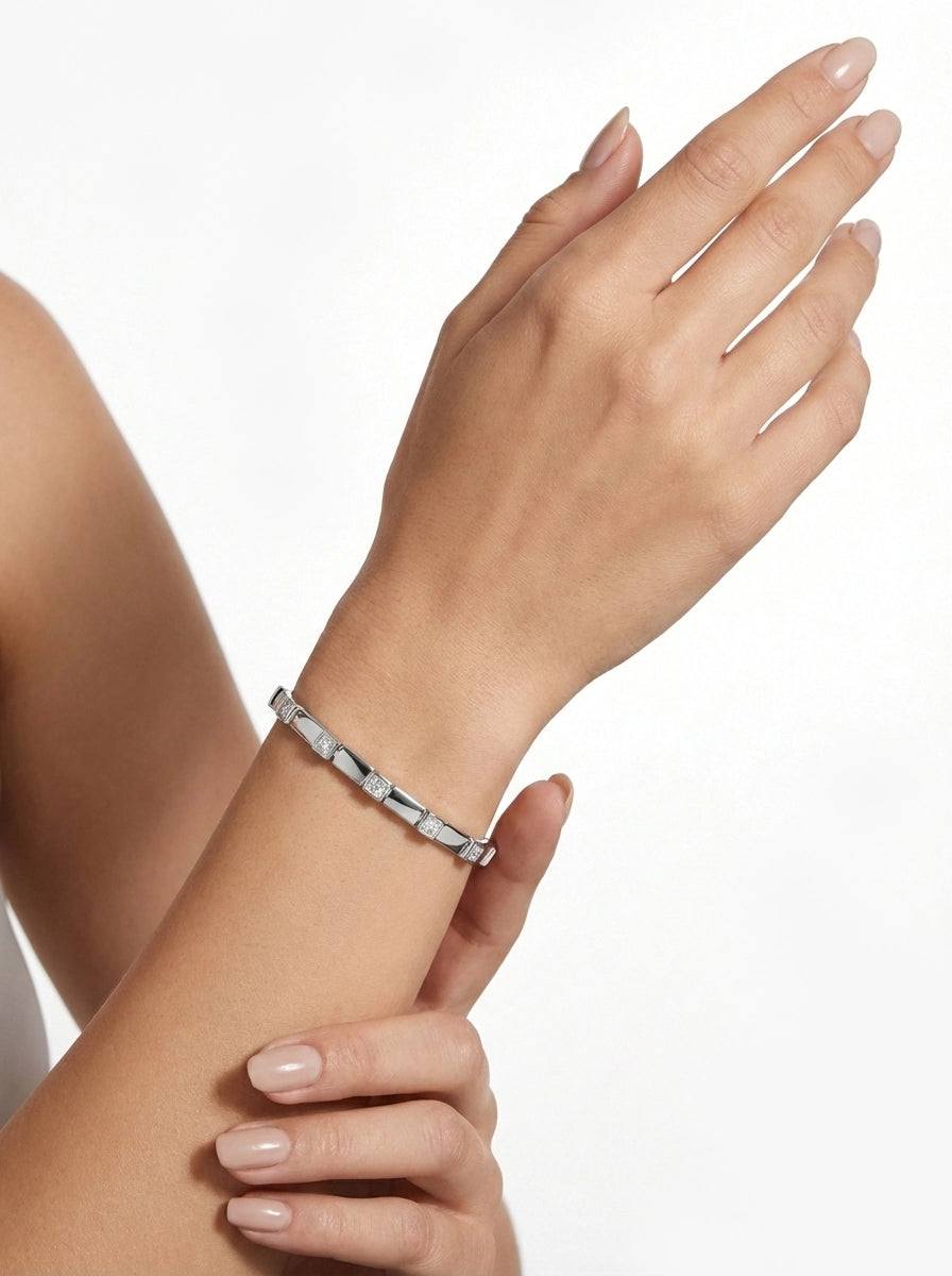 Kare Taş ve Plaka Detaylı Modern Zincir Bileklik