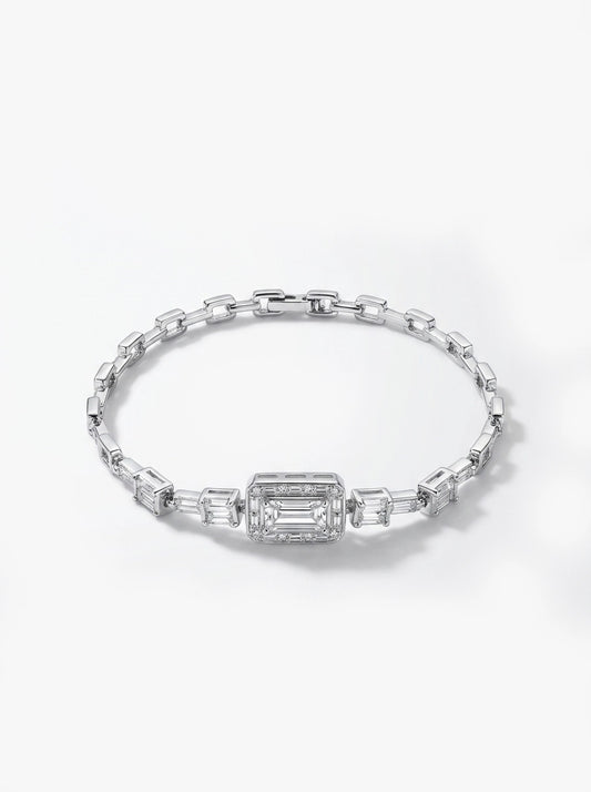 Baget Taşlı ve Halo Montürlü Gümüş Renk Zincir Bileklik