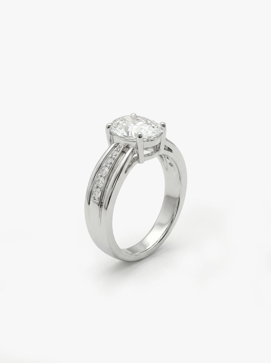 Oval Kesim Kristal Taşlı Gümüş Renk Yüzük