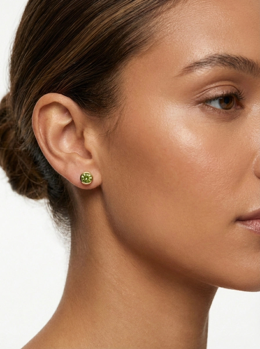 Yeşil Taşlı Minimal Gold Çivi Küpe