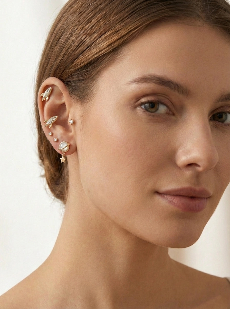 6 Parça Uzay Temalı Gold Küpe Seti